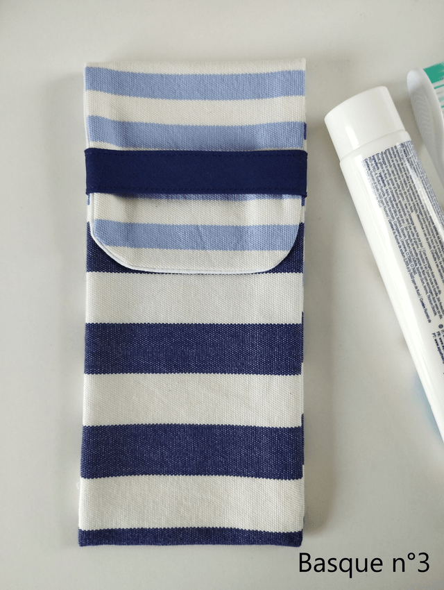 Pochette à brosse à dent