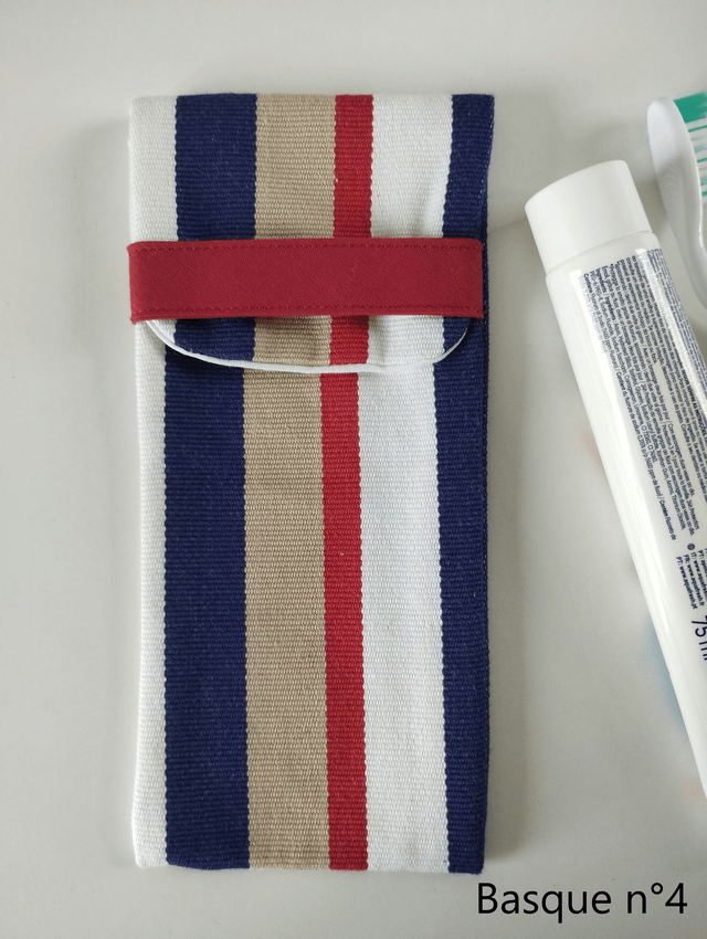 Pochette à brosse à dent