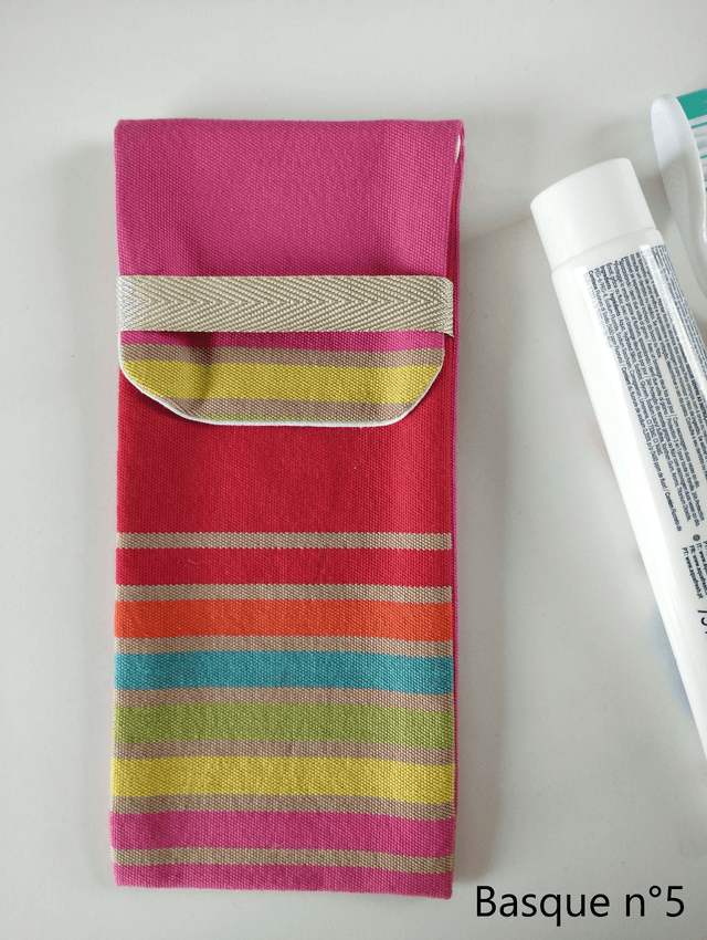 Pochette à brosse à dent